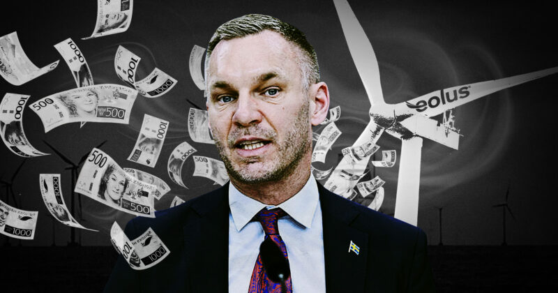 Erik Slottner framför vindsnurra. Kläggets montage.