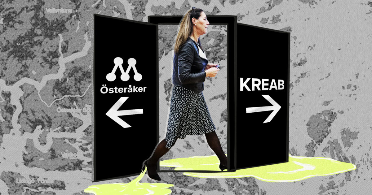 Michaela Fletcher (M) mellan två dörrar - den ena leder till lobbyfirman Kreab och den andra till Moderaterna Österåker. Kläggets illustration.